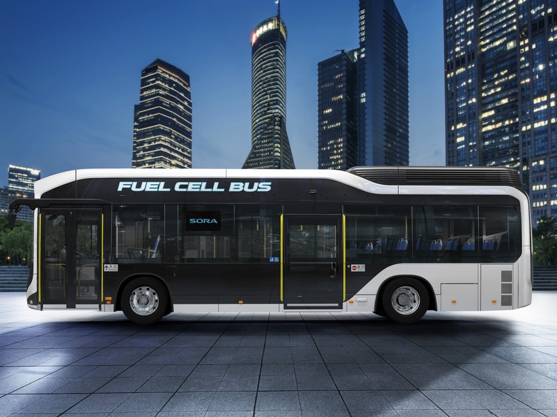 Toyota uvádí vodíkový autobus Sora